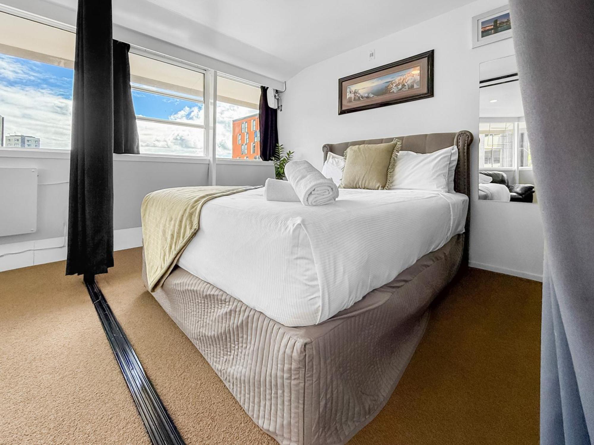 Apartment Whitaker Wish- Spacious, Based With Carpark *
